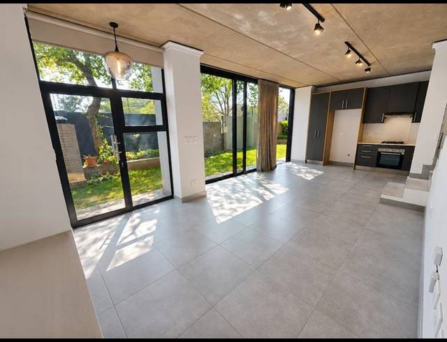 3 BEDROOM PROPERTY TO RENT IN MENLO PARK